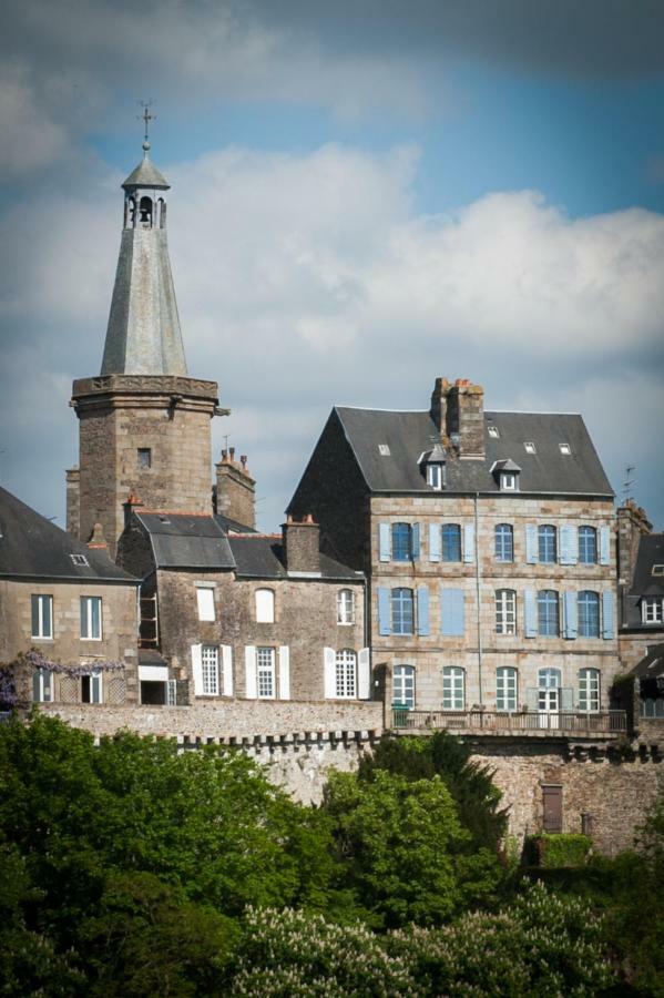 Hotel Particulier Le Mercier De Montigny -Une Nuit Sur Les Remparts- Fougères Kamer foto